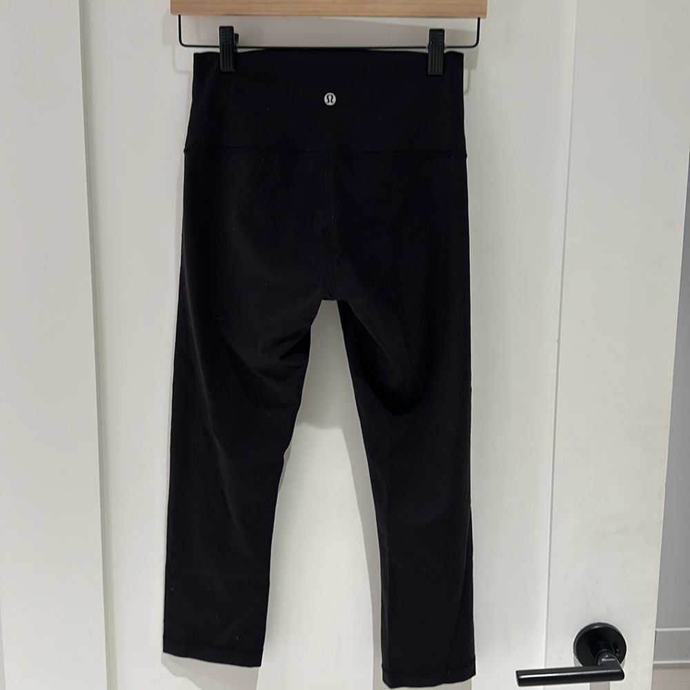 Lululemon Wunder leggings. Size 6. - Picture 3 of 5